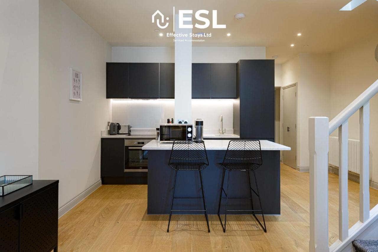 Apartment Dashing 2 Bedroom Duplex Apartment, Free Parking *