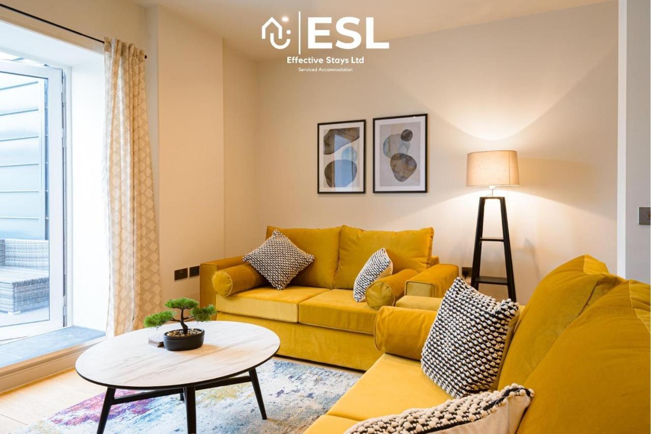Dashing 2 Bedroom Duplex Apartment, Free Parking Apartment