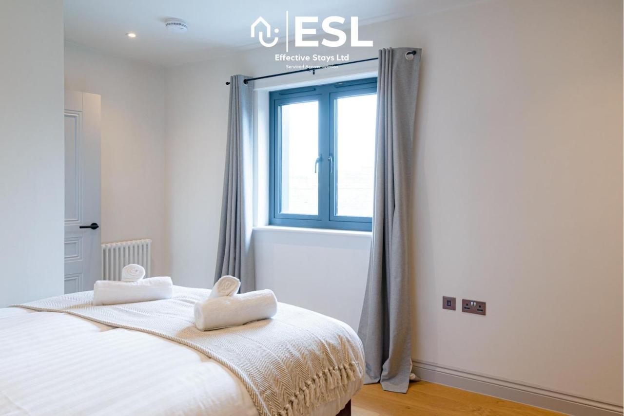 Dashing 2 Bedroom Duplex Apartment, Free Parking Apartment Shrewsbury