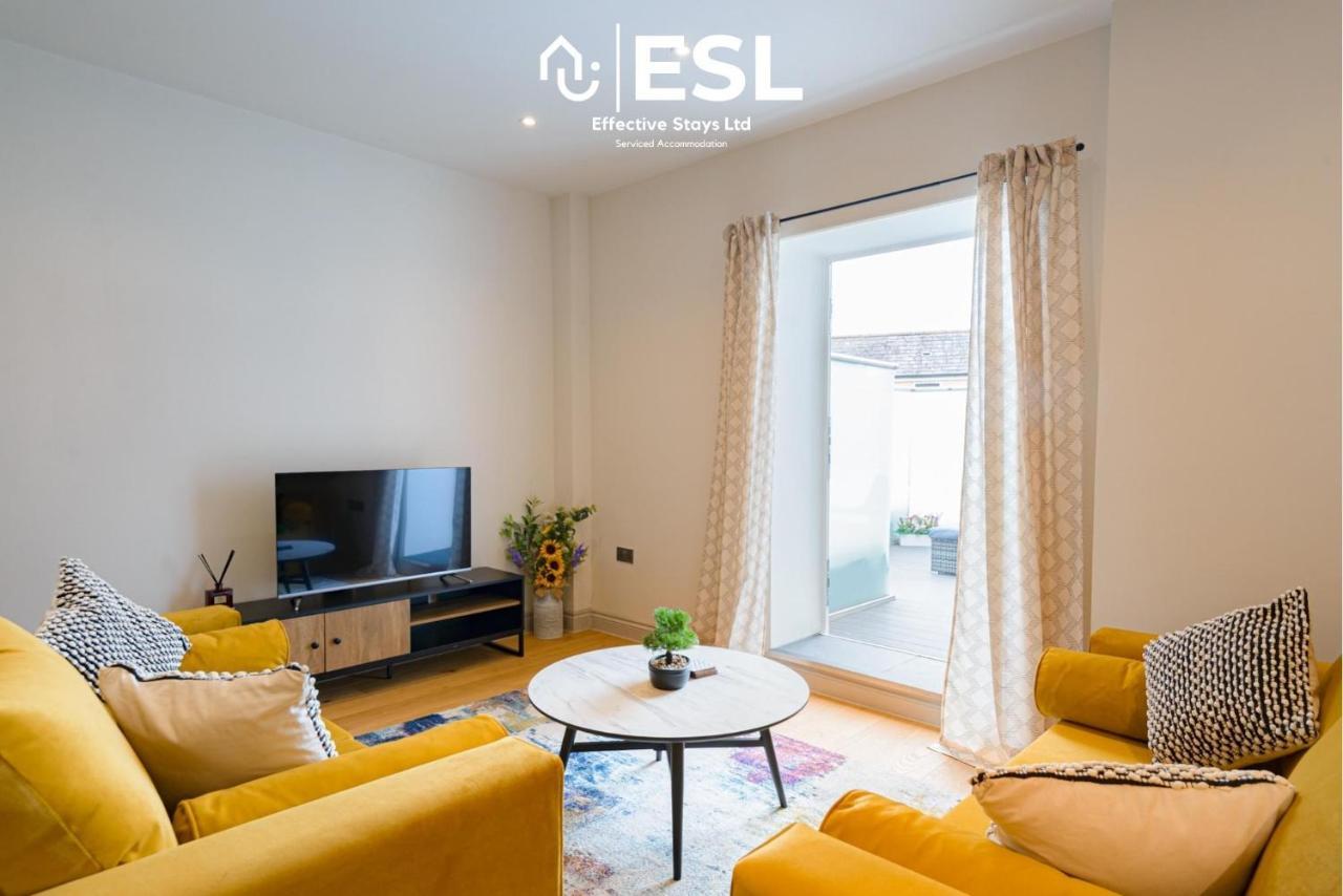 Dashing 2 Bedroom Duplex Apartment, Free Parking